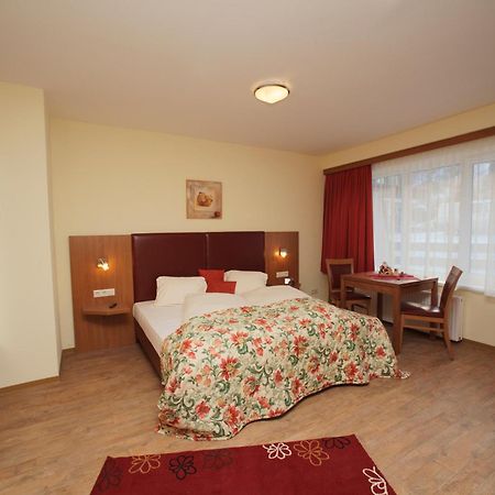 Mountain Motel Kaprun Buitenkant foto